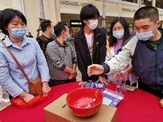 金花三张牌游戏单机中心版V62.77.244.241ios版本-推荐